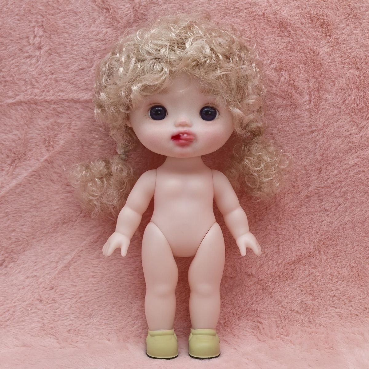 Popular Fashion 22cm Mini Cute Ball Joint Toy Little Girl Playing Games Christmas Gift BJD Princess Doll
