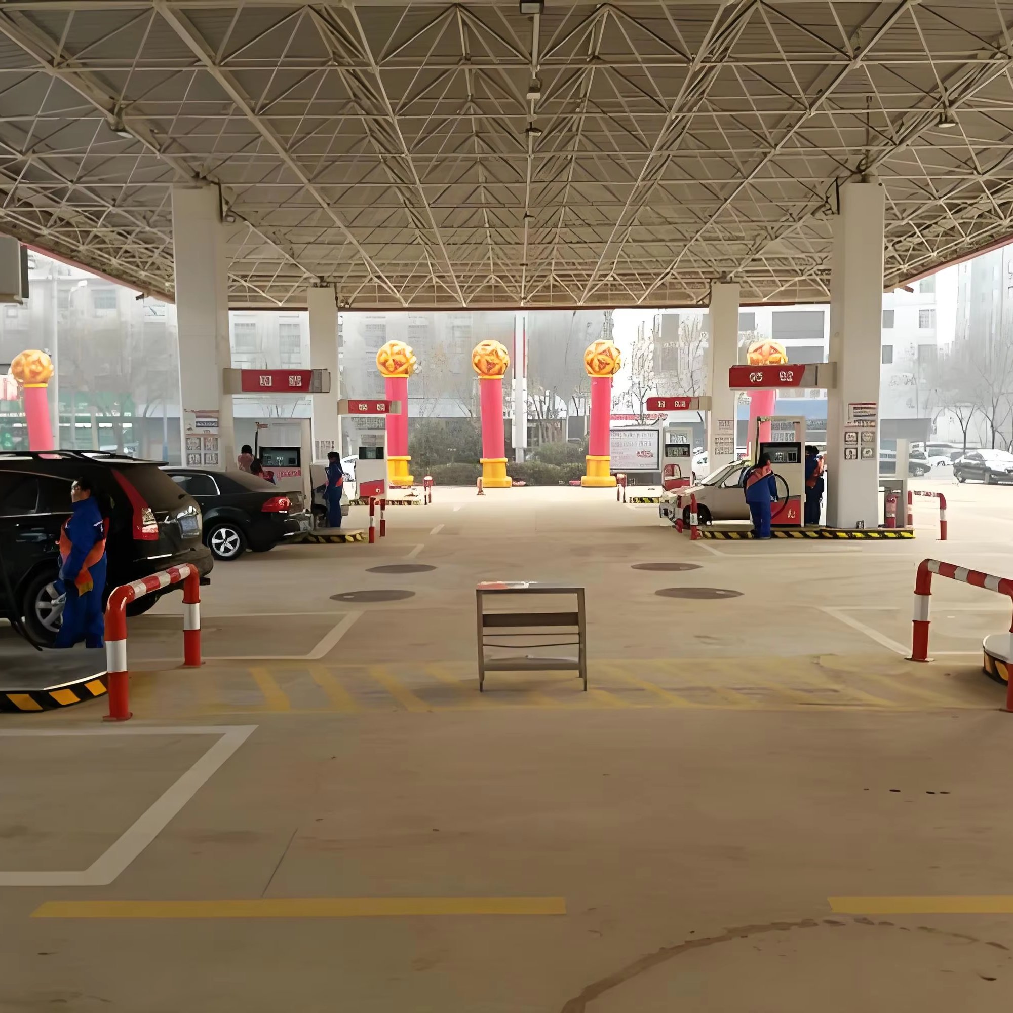 Customized Gas Station Canopy with Galvanized Steel Space Frame Structure Roof Design