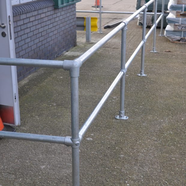 Factory Supply High Quality Galvanized Steel Pipe Handrail Stanchions Ball Joint Handrail Posts for Outdoor