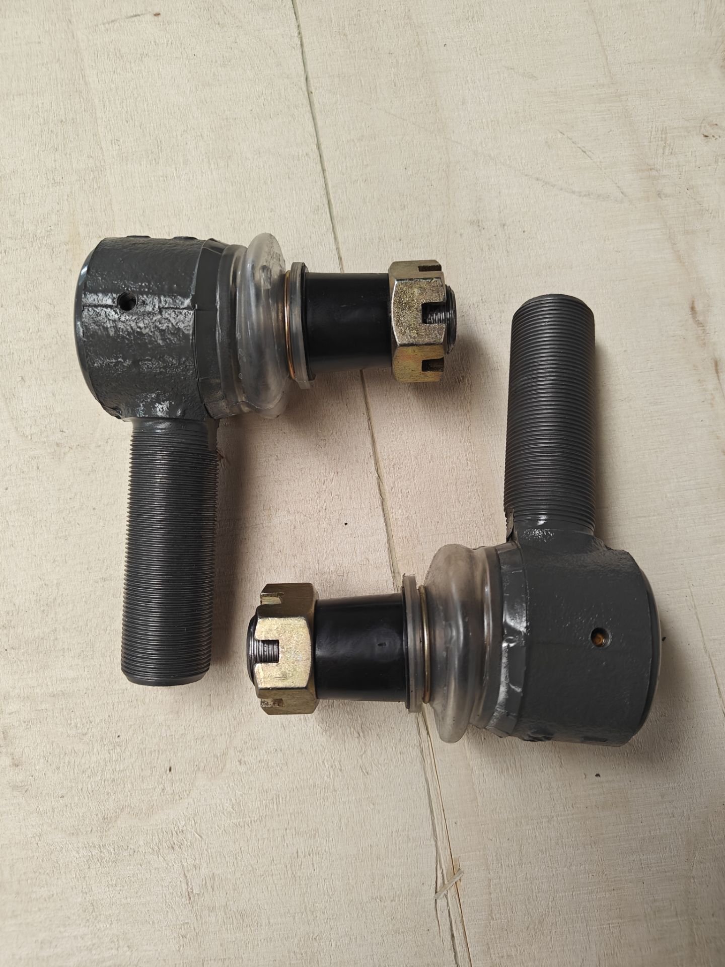 Genuine Sinotruk HOWO New Condition Spare Parts Tie Rod End Ball Joint Wg9925430100 Wg9925430200
