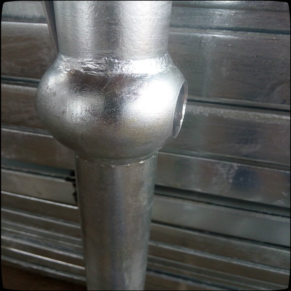 Outdoor Use Anti Rust Galvalnised Powder Coated Steel Pipe Ball Joint Railings Guard Rails Bridge Guardrail