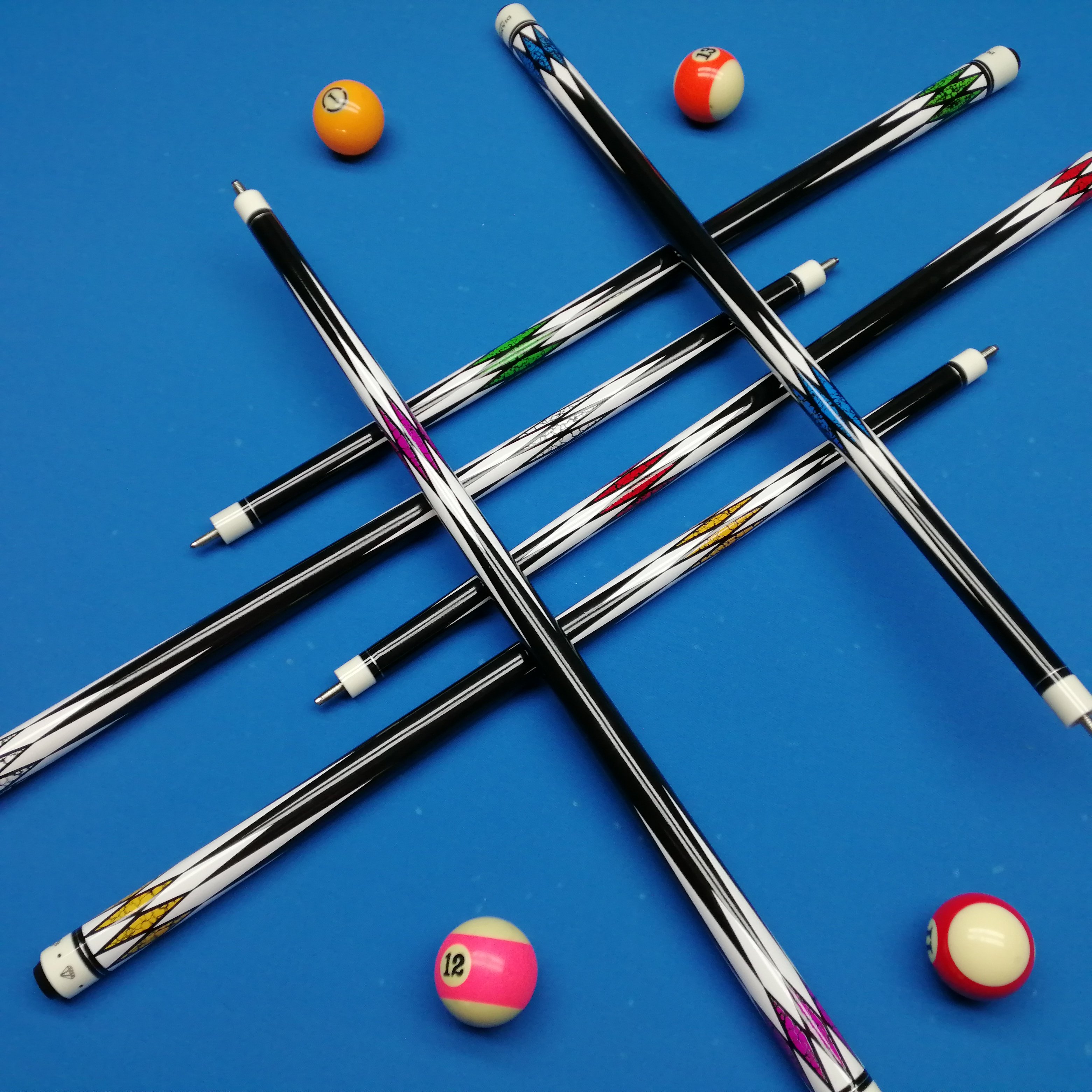 Customized Snooker Billiard Cue 1/2 Used Pool Cue Stick Cue Billiard Table for Sale