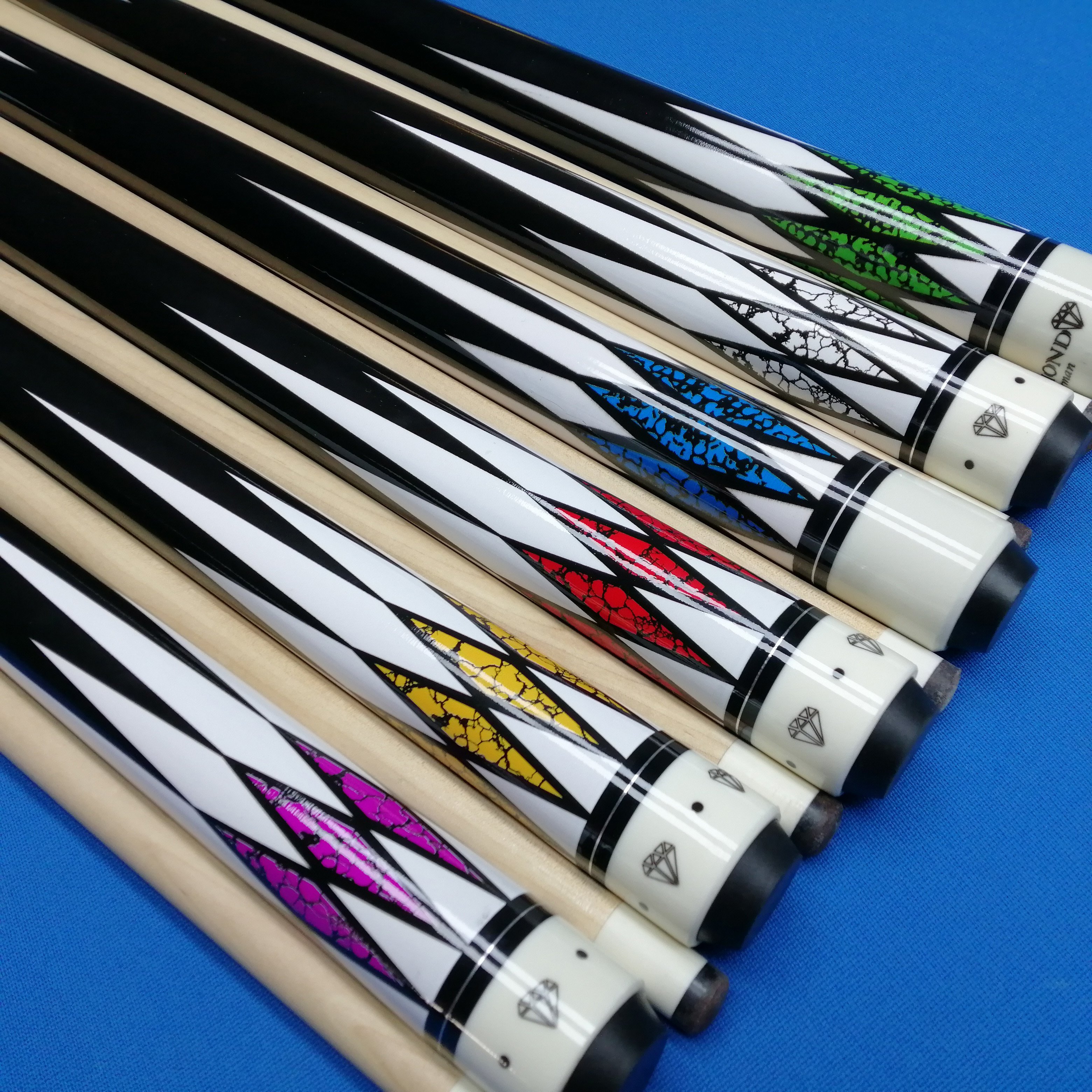 Customized Snooker Billiard Cue 1/2 Used Pool Cue Stick Cue Billiard Table for Sale