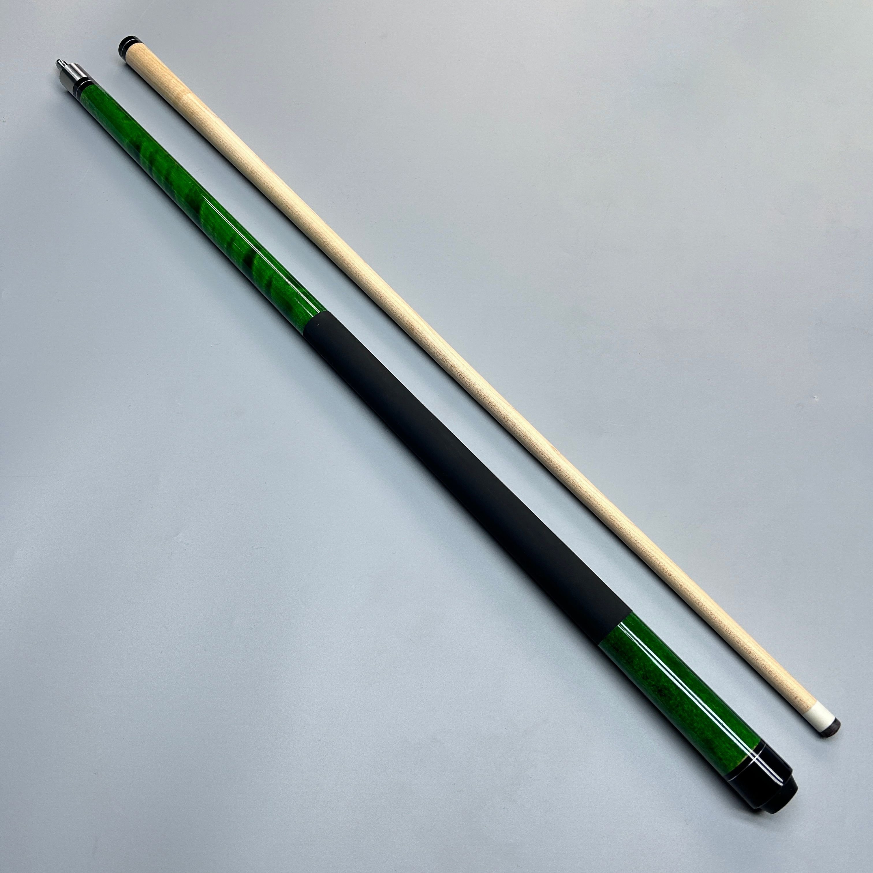2-Piece Maple Wood Billiard Pool Cue Sticks with 13 mm Cue Tip 19 oz for Billiard Club.