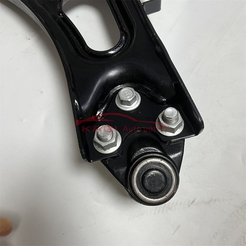 Lower Control Arm Fits for Geely Okavango Haoyue 4017020800 4017020900