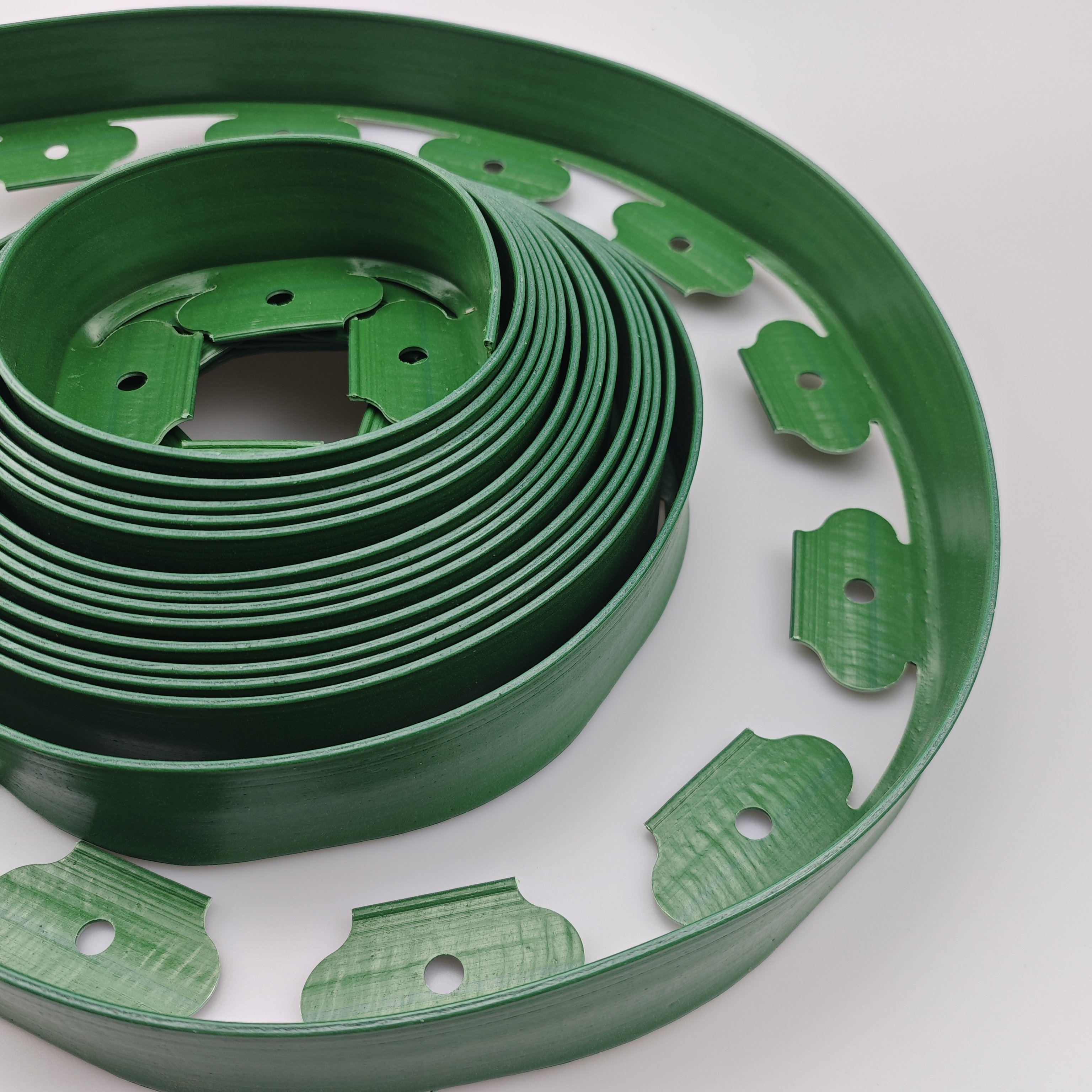 Modern Design Plastic Strip Barrier for Garden Green Grass Stone Separation Good Flexibility Performance for School Application