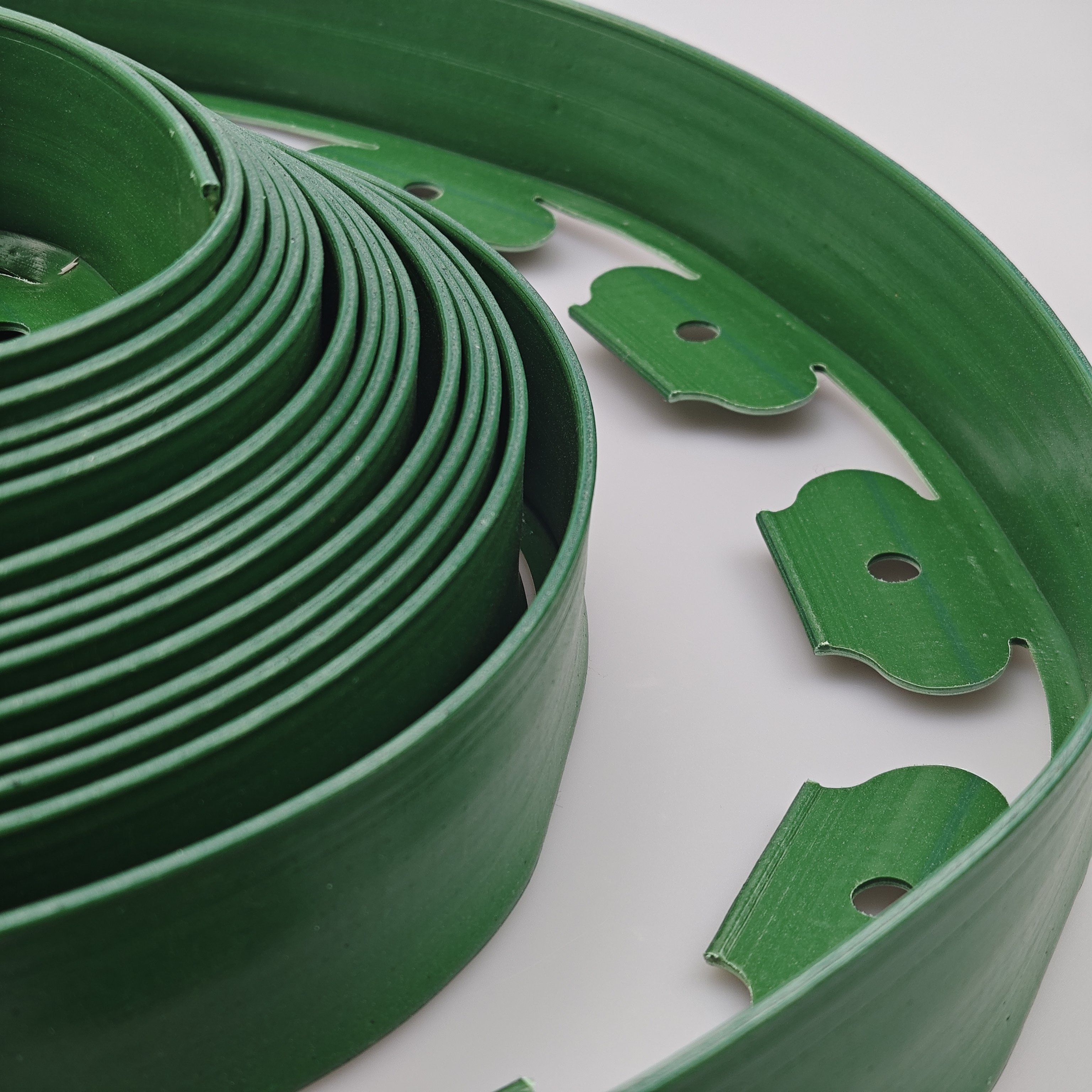 Modern Design Plastic Strip Barrier for Garden Green Grass Stone Separation Good Flexibility Performance for School Application