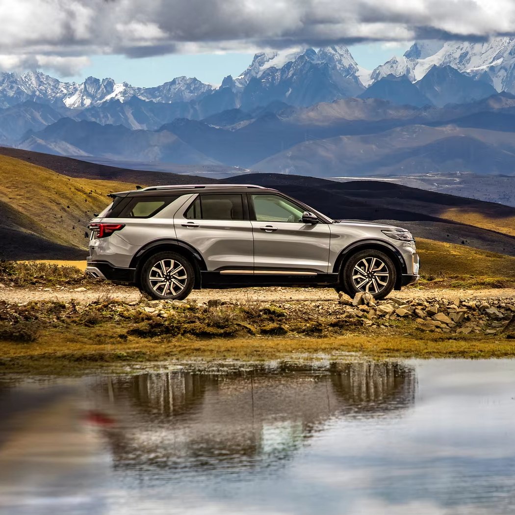 2023 Luxury Ford Explorer Mid Size Five Door Six Seater/seven Seater SUV Gasoline 2.3Tengine Turbocharged Front Four-wheel Drive