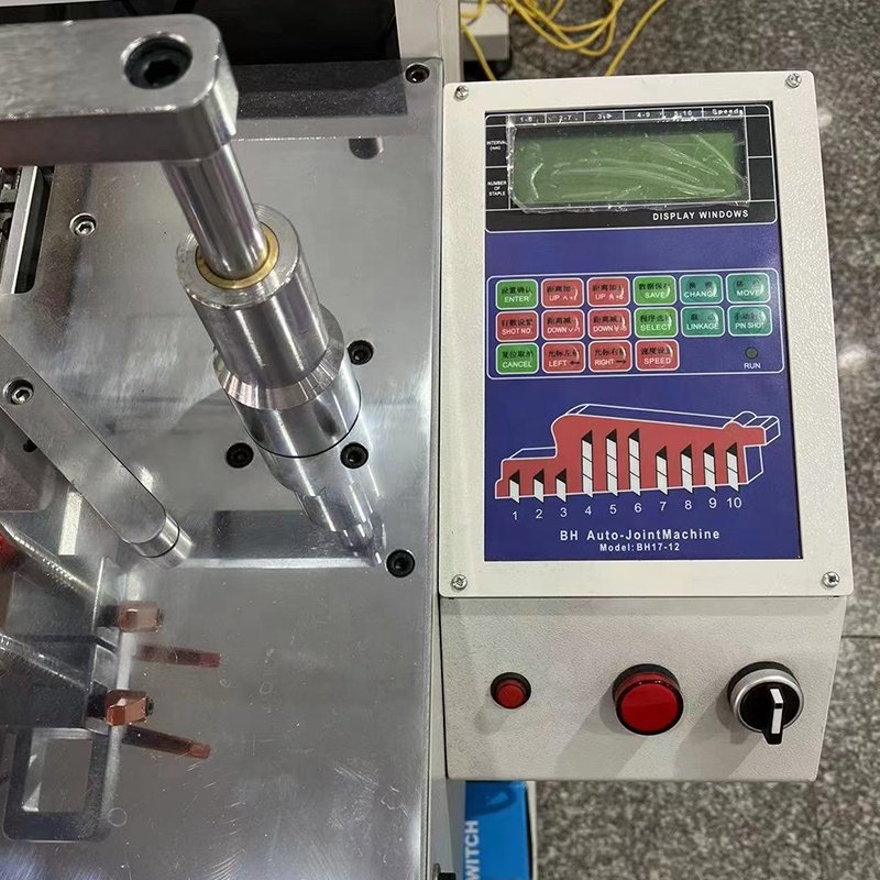 CNC Automatic Nailing Machine Photo Frame Jointing Machine V-Nail Underpinner