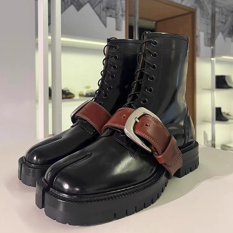 Wholesale Fashion Thick Sole Female Ankle Boots Black Leather Buckle Strap Split Toe Lace-up Women Tabi Combat Boots