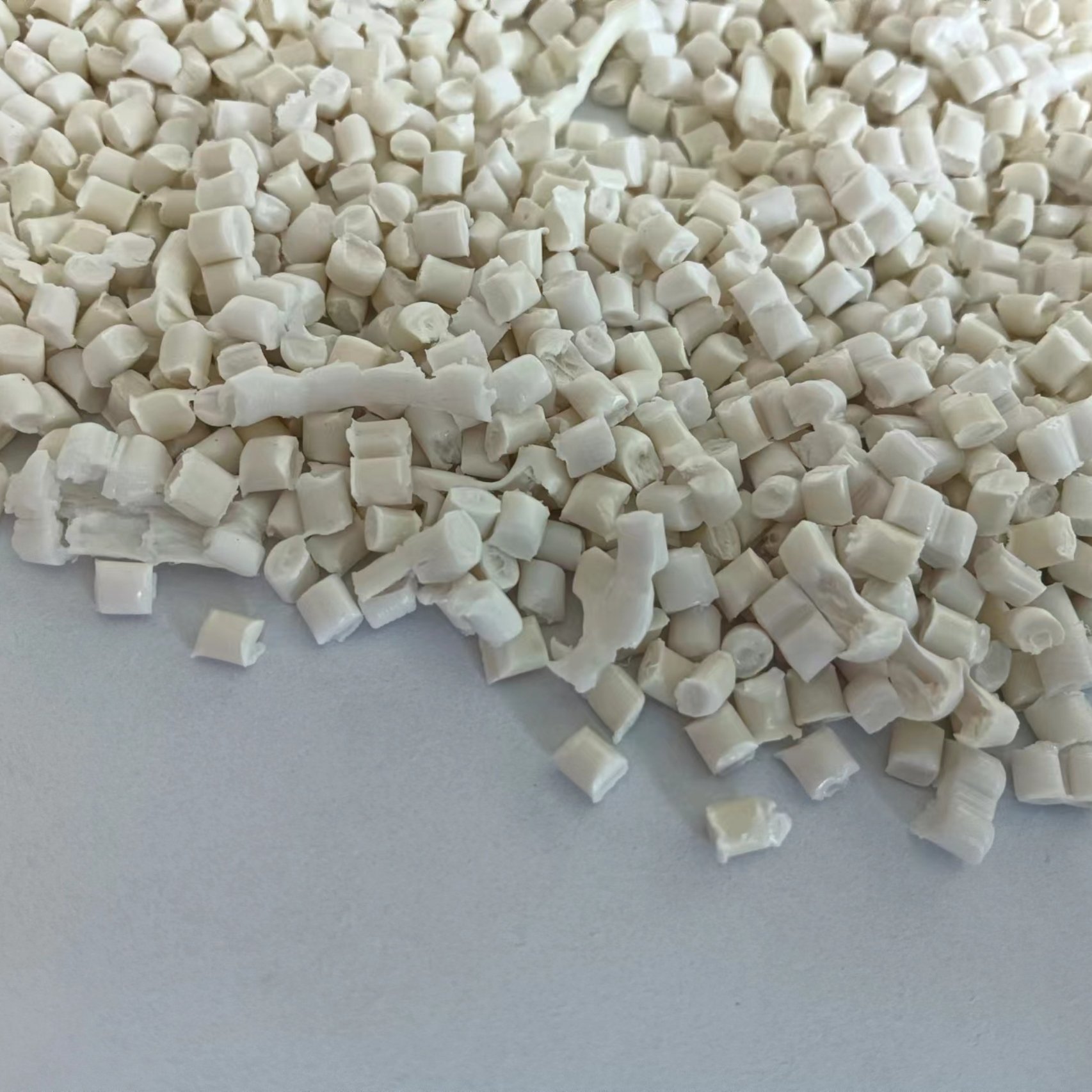 Low price recycled plastic white pp granules raw plastic material poly polypropylene PP materials Pp Plastic