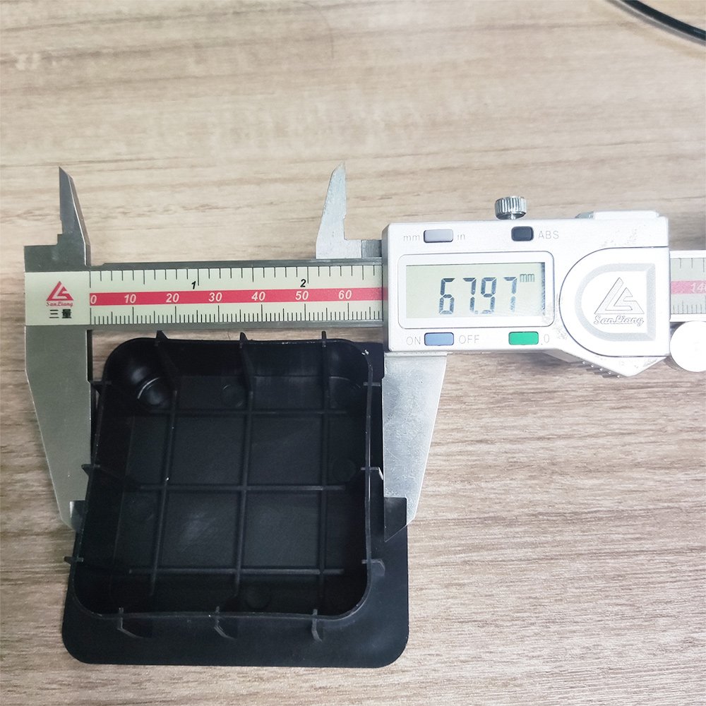 PP PE 80 MM Square Plug Black Tube Insert Plastic Injection Molding