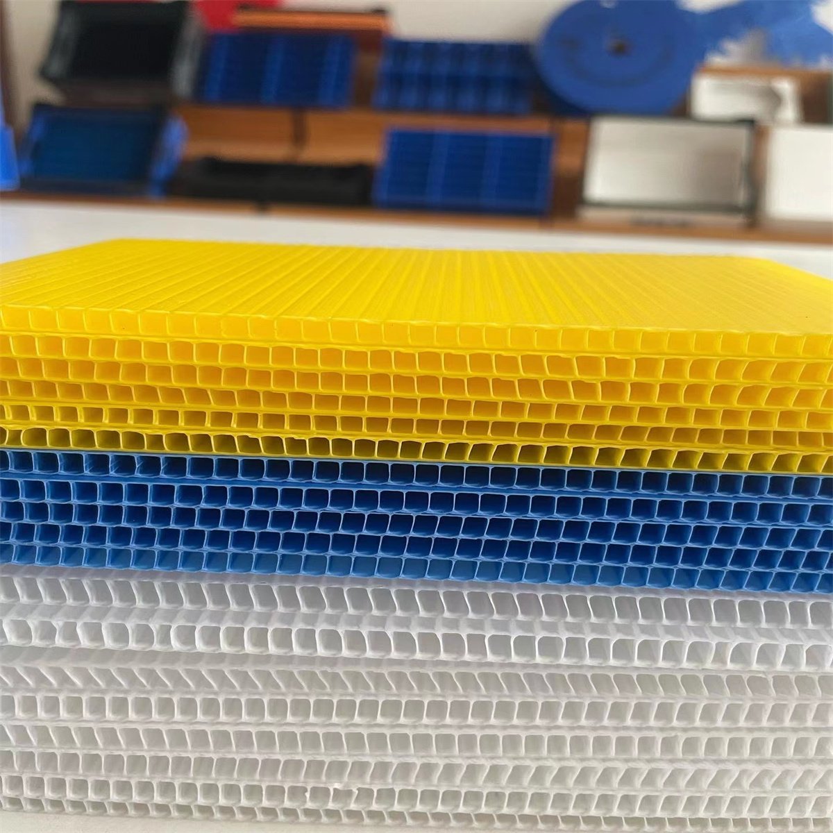 Factory Wholesale 7.8mm Thickness Colourful 4X8 Polypropylene PP Corrugated Wantong Board for Packing