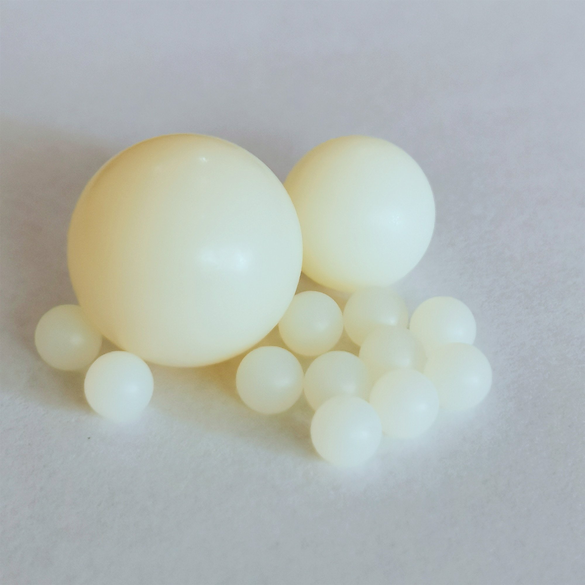 Polypropylene PP PA66 Nylon PTFE POM balls 13mm 14mm 17mm 18mm solid plastic ball no hole