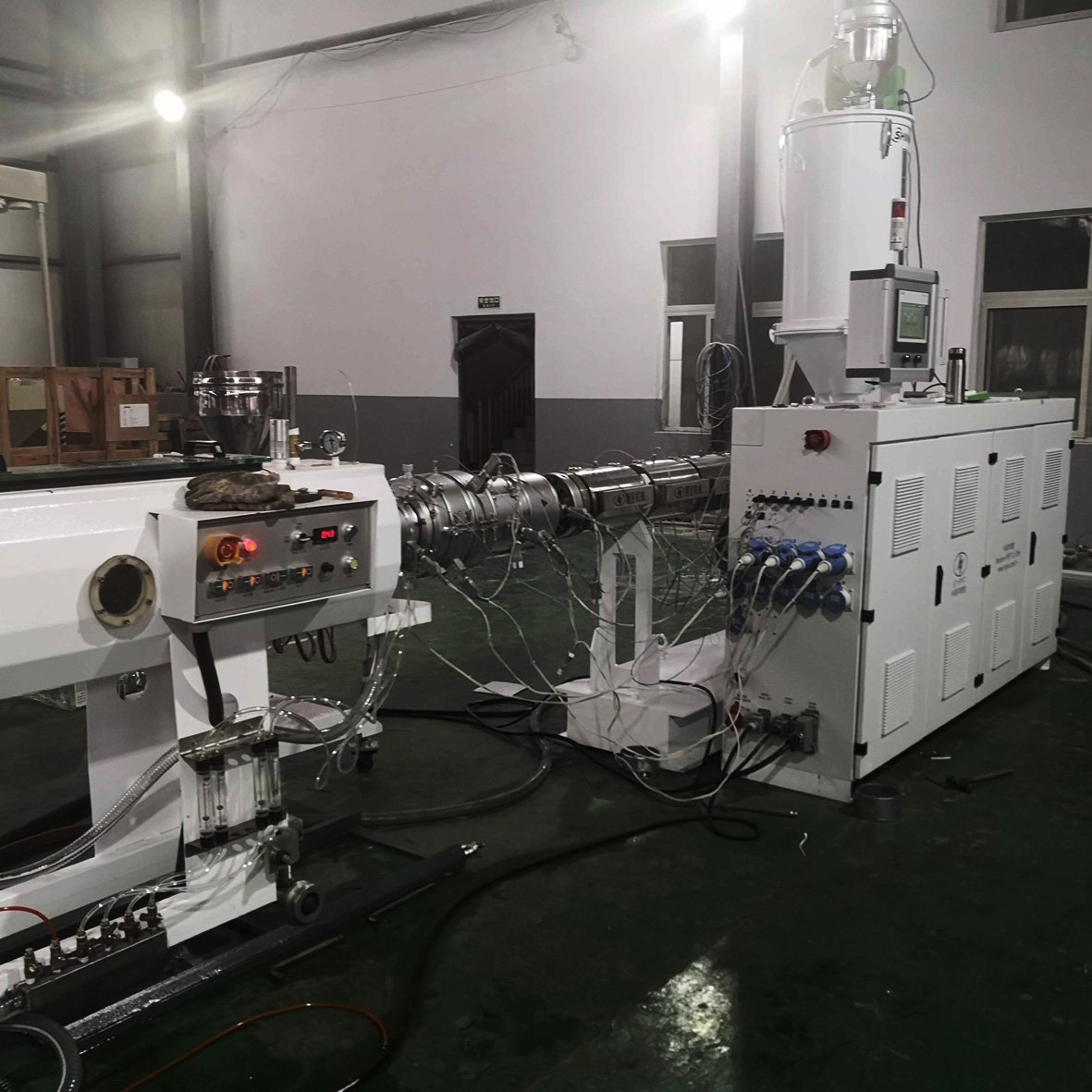 Multi-layer PPR/HDPE/LDPE/PP pipe making machine plastic extruder for pipe extrusion making machinery manufacture at cheap price