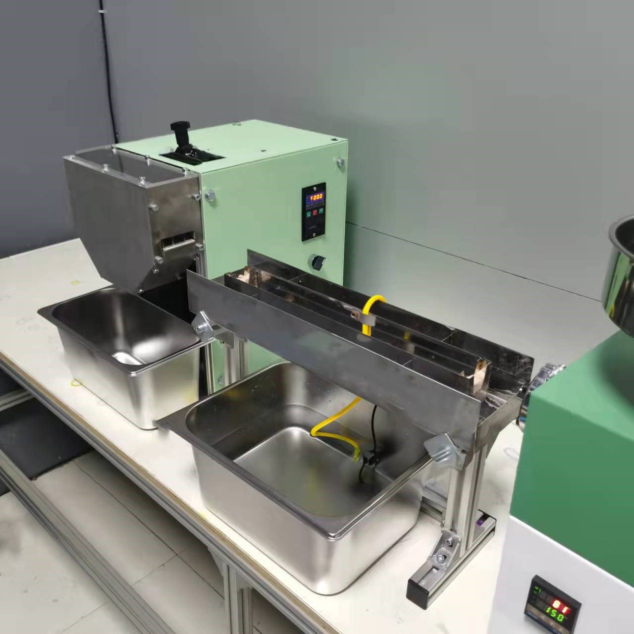 Plastic Making Machines Lab Small Plastic Extruder Plastic Sand Extruder
