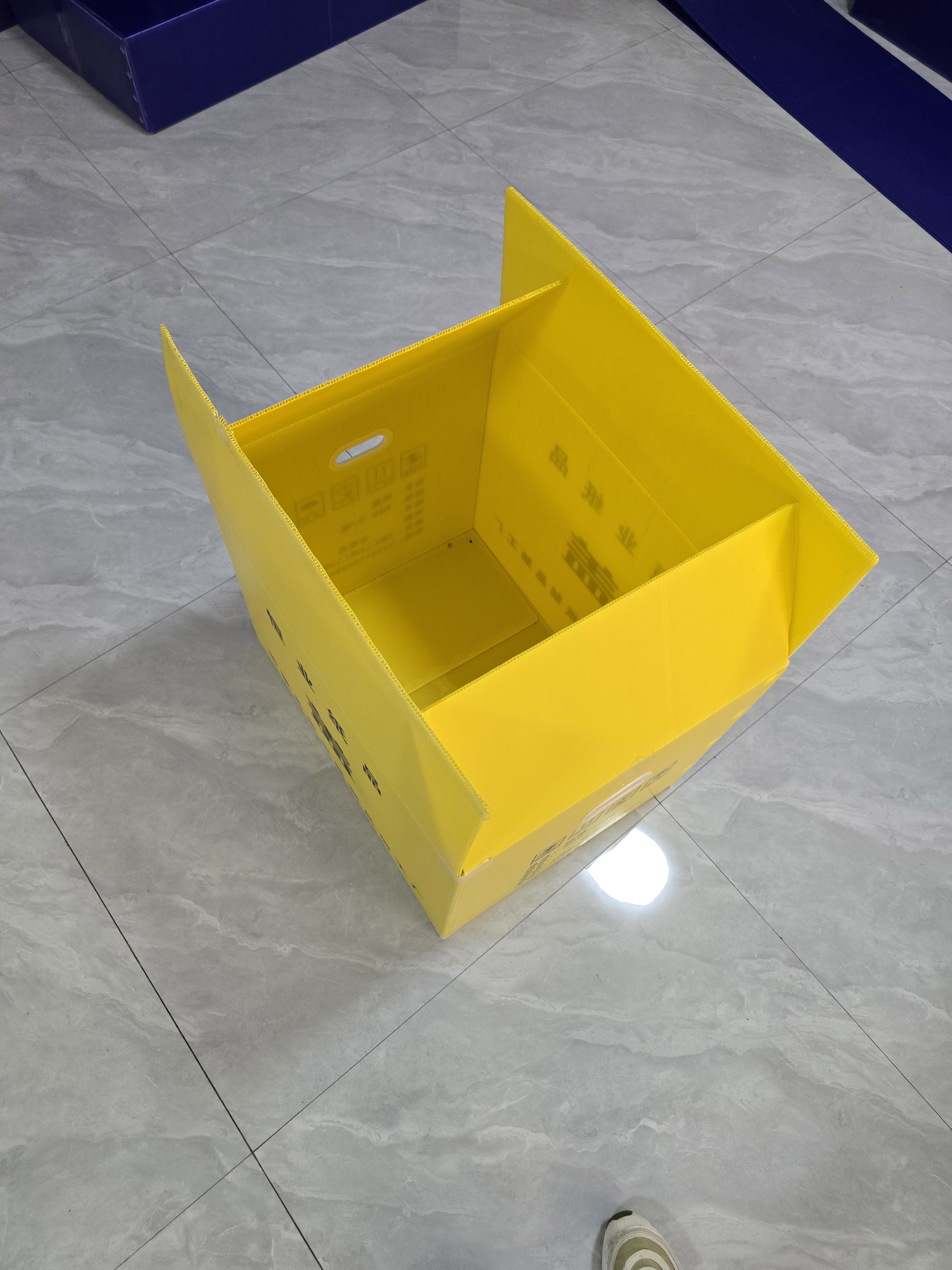 Wholesale Customized Corrugated Turnover Cardboard Box Matte Laminated PP Material with Customized Color and Logo