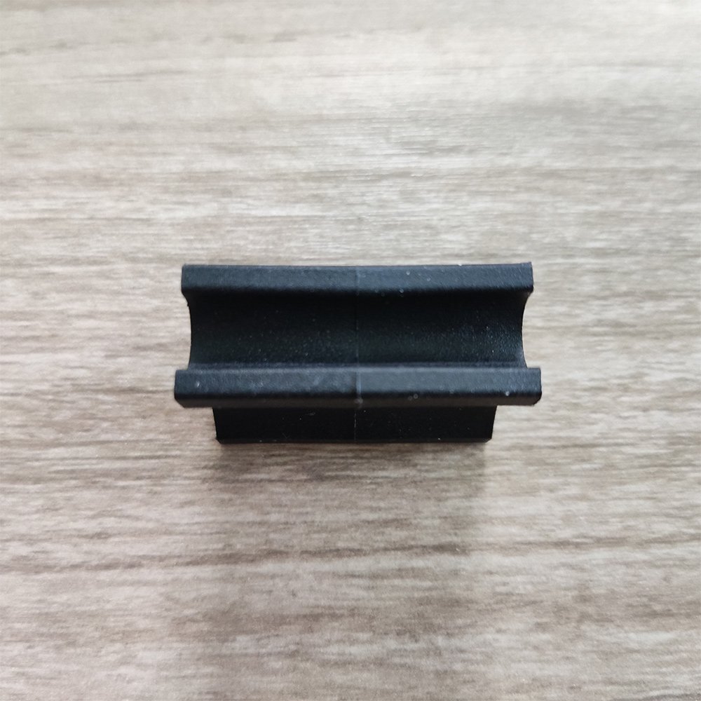 PP Plastic Block Fitting Black Drilling Molding Parts Screw Hold Customized Injection Molding Service