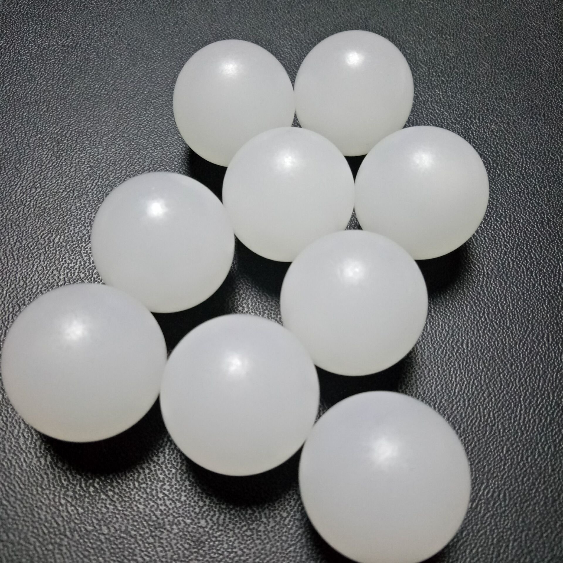 High precision 0.6mm - 200mm white PP Nylon POM ABS PS PTFE plastic ball solid small plastic balls wholesale