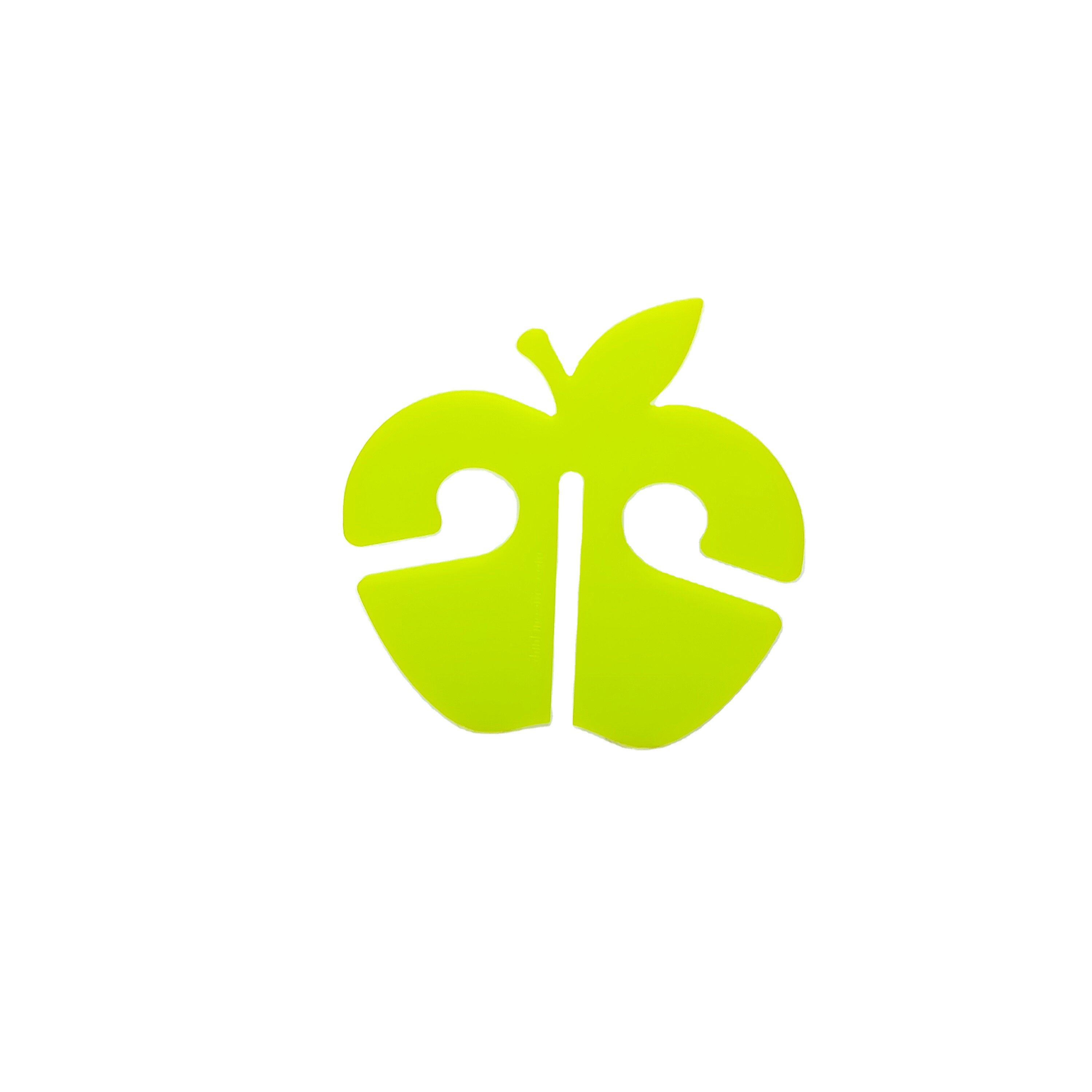 Low price hot selling Apple shaped plastic clip suitable for clothing socks ties PP plastic material clothing clip