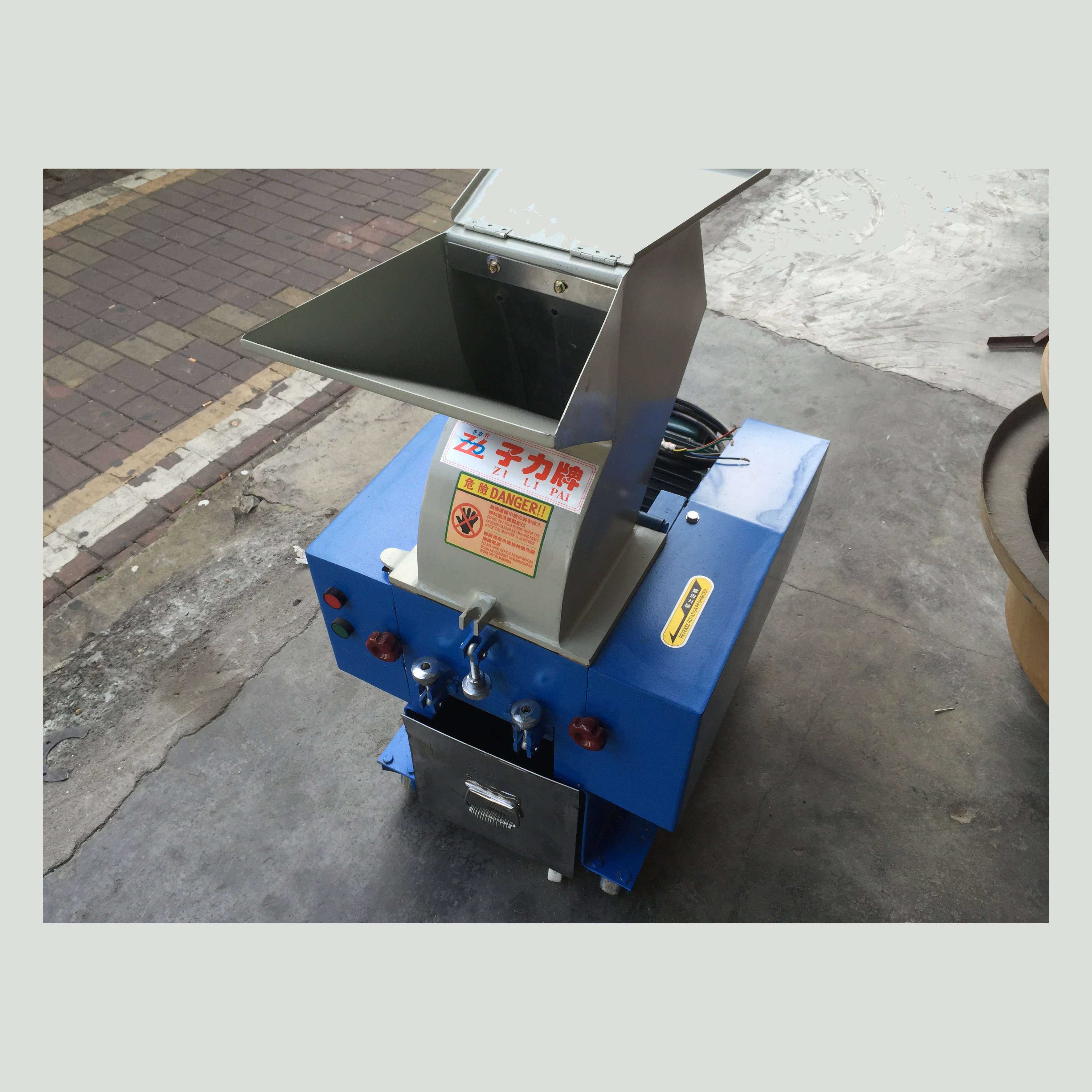7.5HP Waste Plastic Crusher/Shredder Plastic Recycling Machine