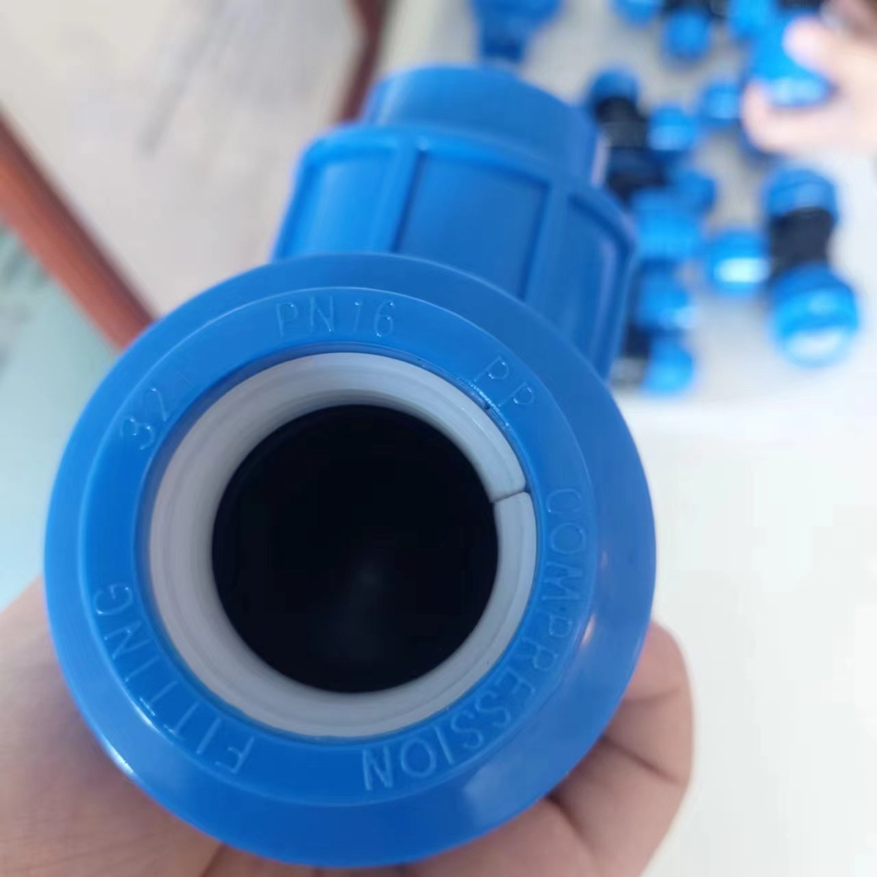 PN16 PP HDPE Ball Valve Irrigation Compression Fittings For Water Pipes