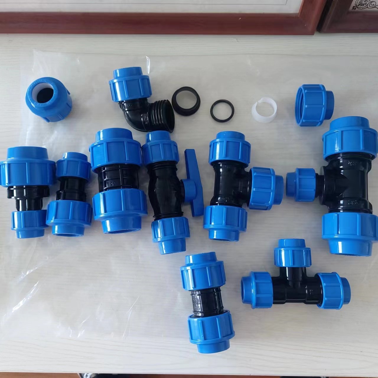 PN16 PP HDPE Ball Valve Irrigation Compression Fittings For Water Pipes