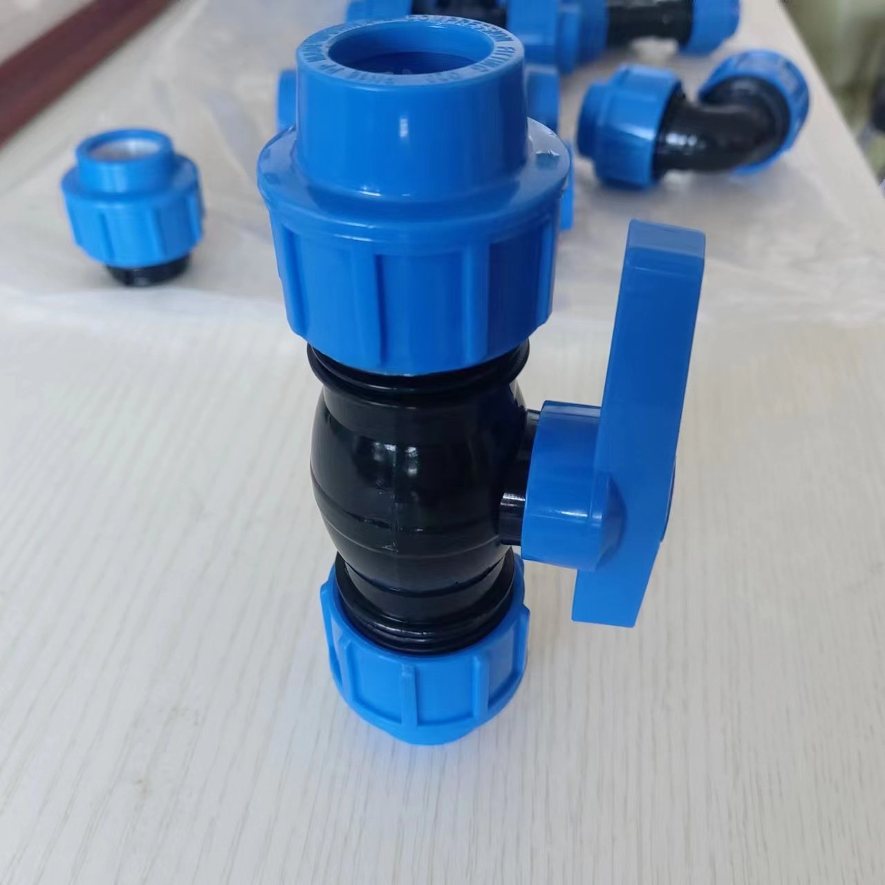 PN16 PP HDPE Ball Valve Irrigation Compression Fittings For Water Pipes