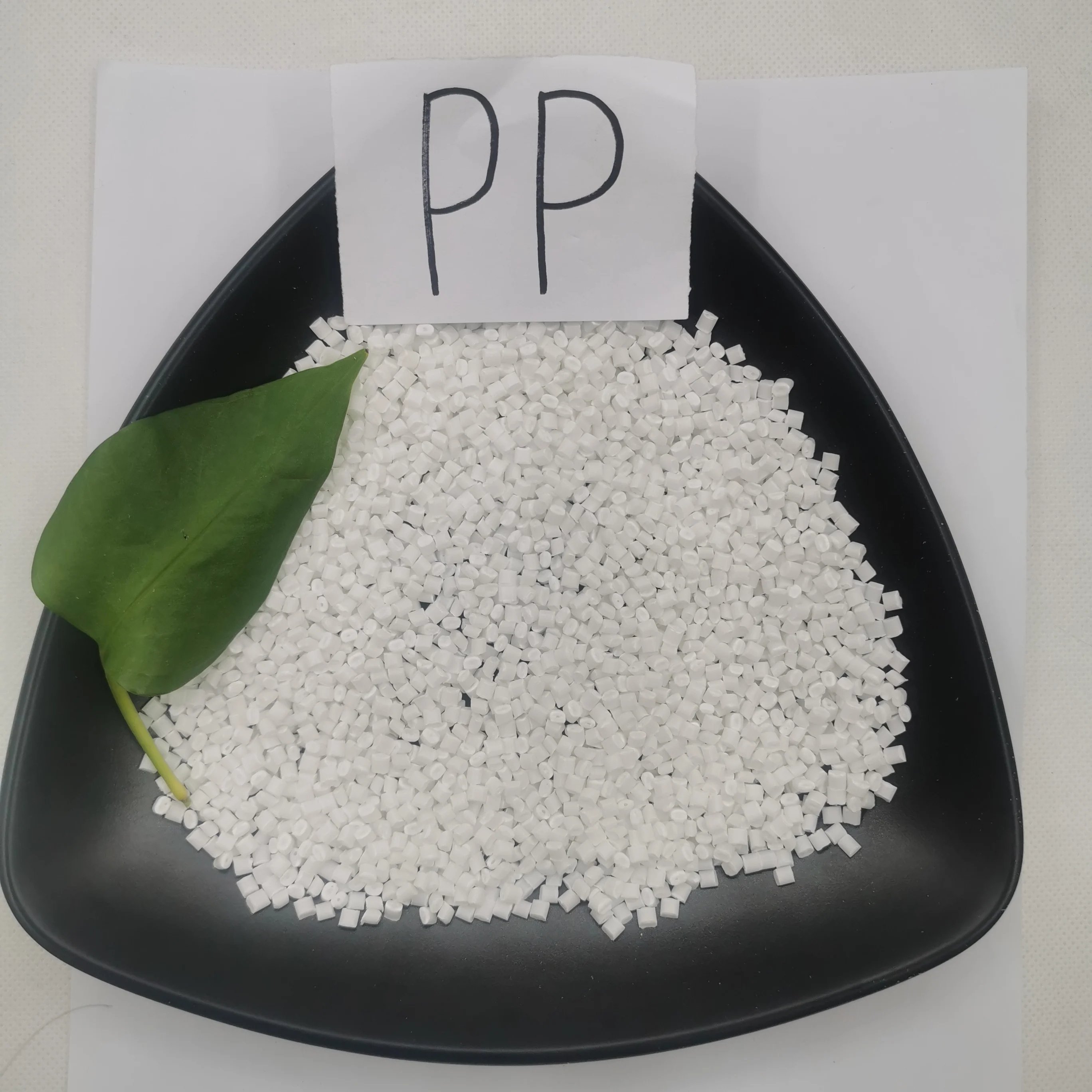 PP Virgin Granules White Polypropylene PP Raffia Granules Bulk Packing Recycled PP Granules For Sale