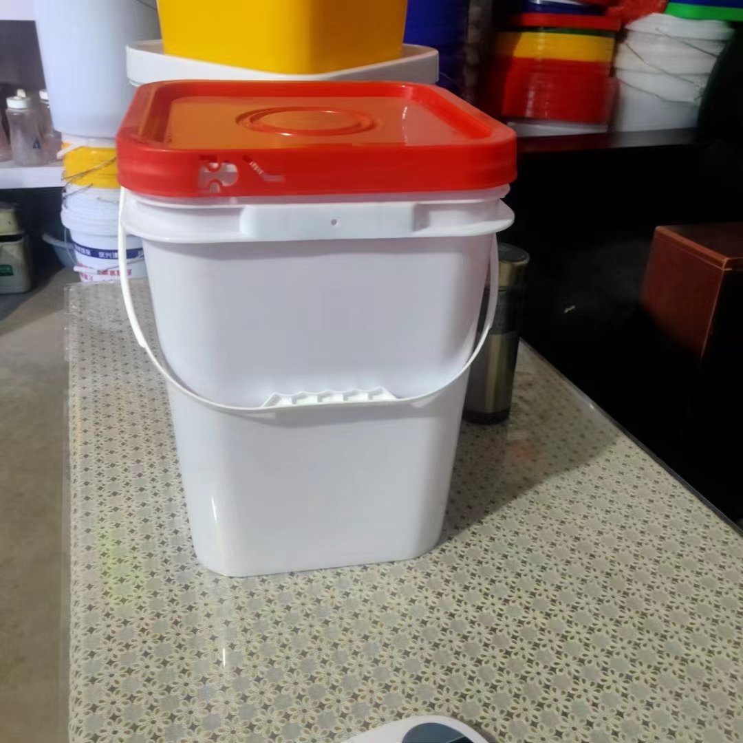 5 Pound 15 L liters Pound 25 Pounds Plastic Square Round Bucket Lid with Mould for Storage Car Wash Food Cake Buckets