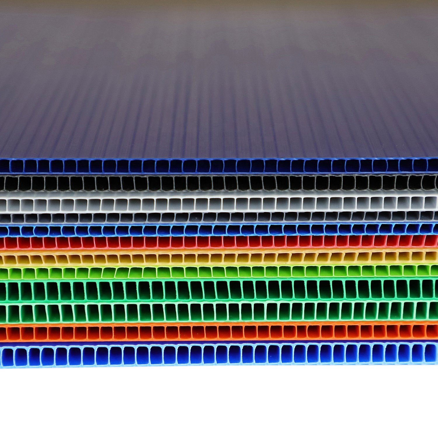 4mm 5mm 6mm 7mm 7.5 mm 48 x 96 Black PP Corrugated Plastic Flute Board for Construction Industry