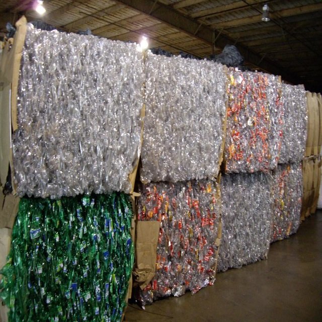 Waste PET Bottle Flakes Scraps Plastic Clear Green White Blue CAS Packing Mix Color Tape Form Water Origin Sheet