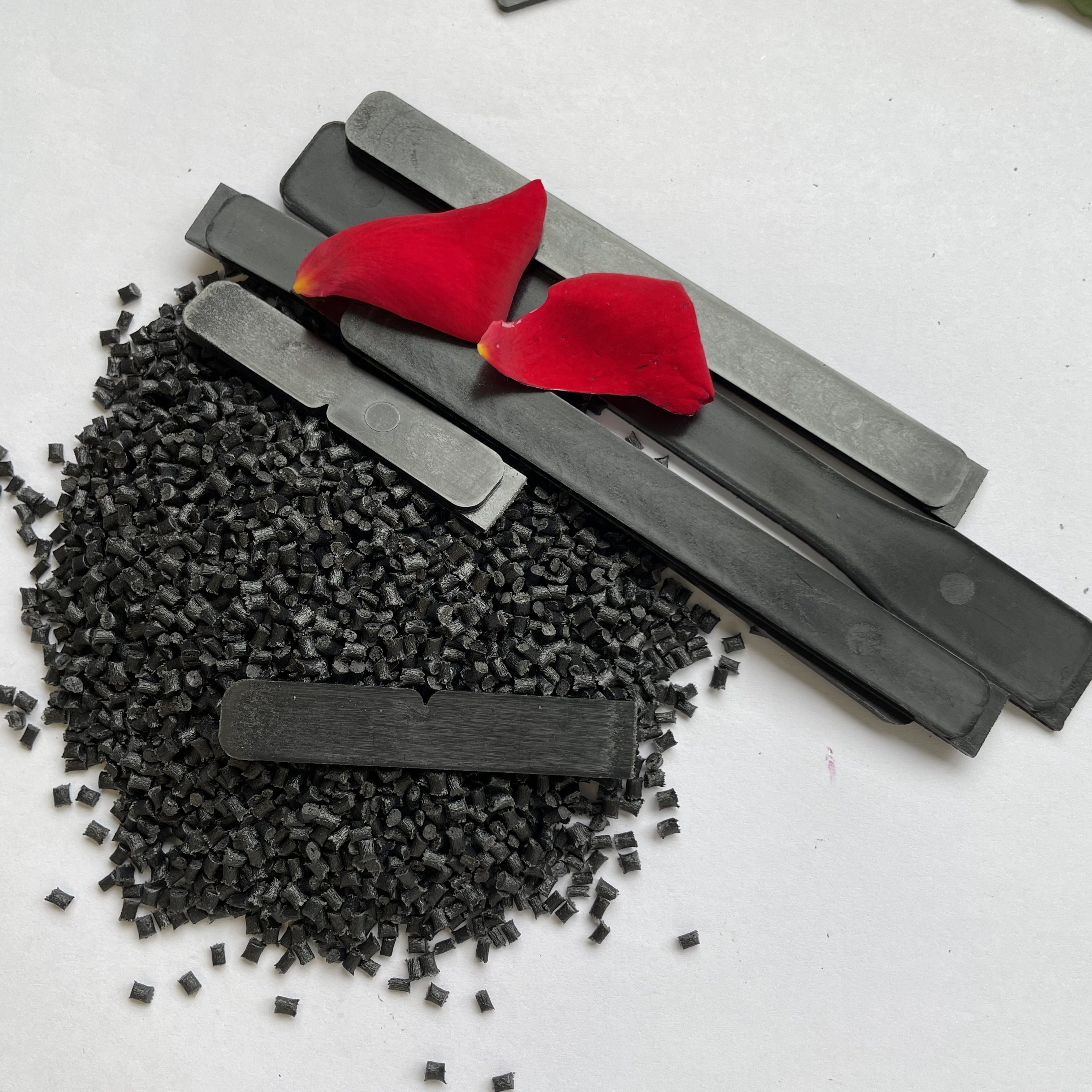 Black Virgin/Recycle Grade Polypropylene with 30% Glass Fiber Reinforced PP GF30 Plastic Raw Material