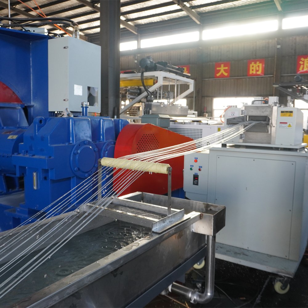 PP PE Modified Wet Granulation Line Plastic Pellets Extruding Machine Color Masterbatch Extruders