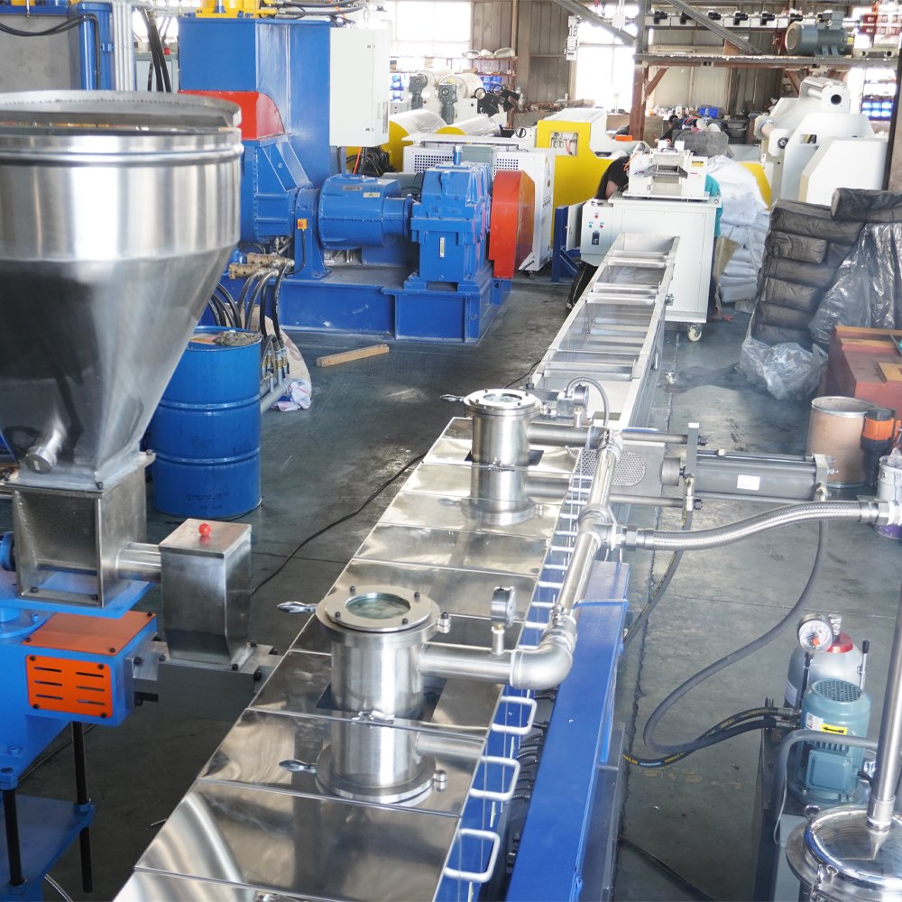 PP PE Modified Wet Granulation Line Plastic Pellets Extruding Machine Color Masterbatch Extruders