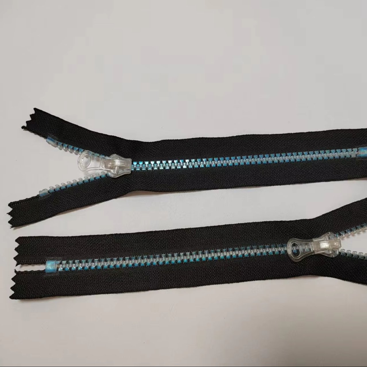 Stylish Open-End Zip Fastening Auto-Lock Feature Beautiful Teeth Configuration Resin Metal Nylon Brass Garments Shoes Bags