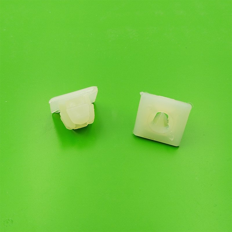 Car Clips Plastic Fasteners Car Lights Fixed Snaps Buckle Auto Parts Universal square Head Grommet Nut Factories Sell Low Price