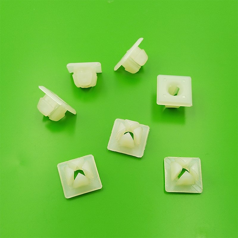 Car Clips Plastic Fasteners Car Lights Fixed Snaps Buckle Auto Parts Universal square Head Grommet Nut Factories Sell Low Price