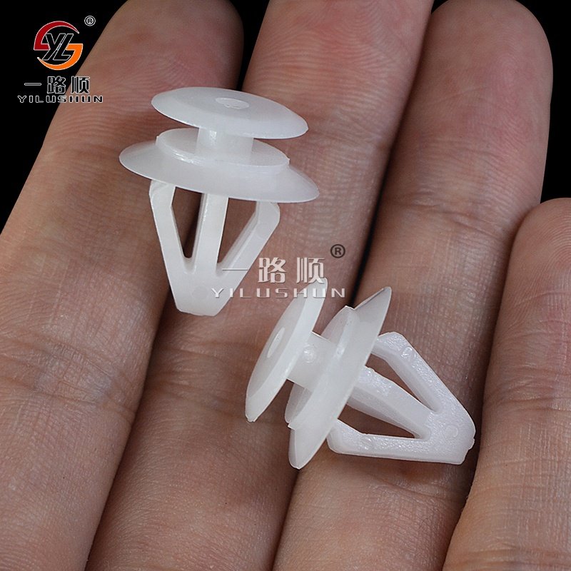 D93 Automotive high quality nylon door panel buckle rivet wholesale