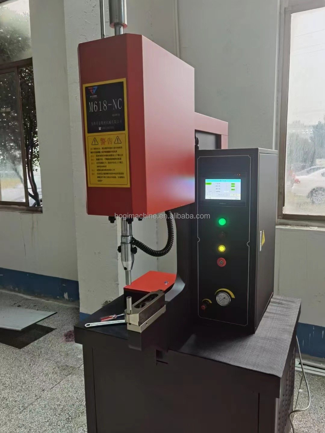 HOGI Auto Feeding Riveting Machine Hydraulic M5 M6 Nuts Automatic Rivets Fastener Insertion Machines