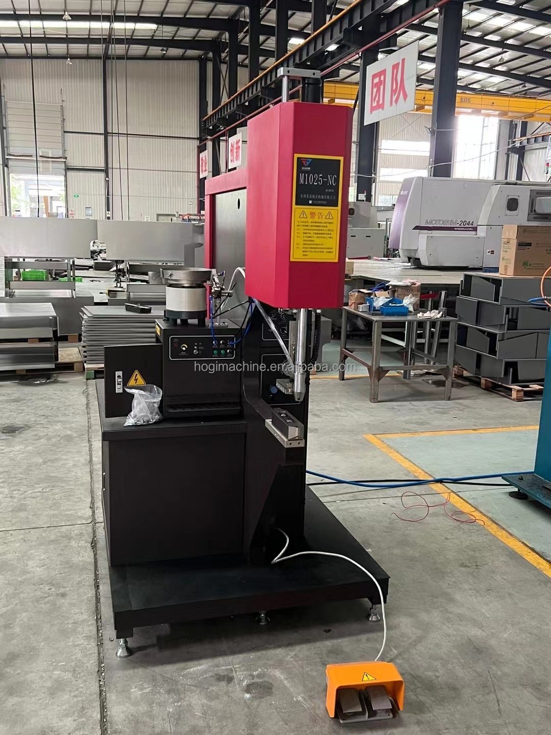 HOGI Auto Feeding Riveting Machine Hydraulic M5 M6 Nuts Automatic Rivets Fastener Insertion Machines