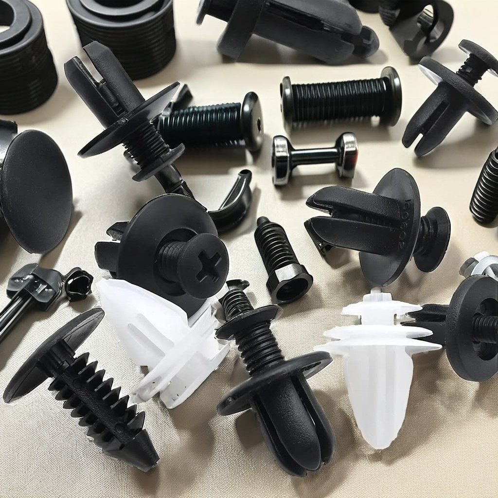 General Motors Auto Car Parts 100pcs Boxed New C05 C20 C32 B01 D02 A16 Buckles Door Panel Mudguard Wheel Arch POM Plastic