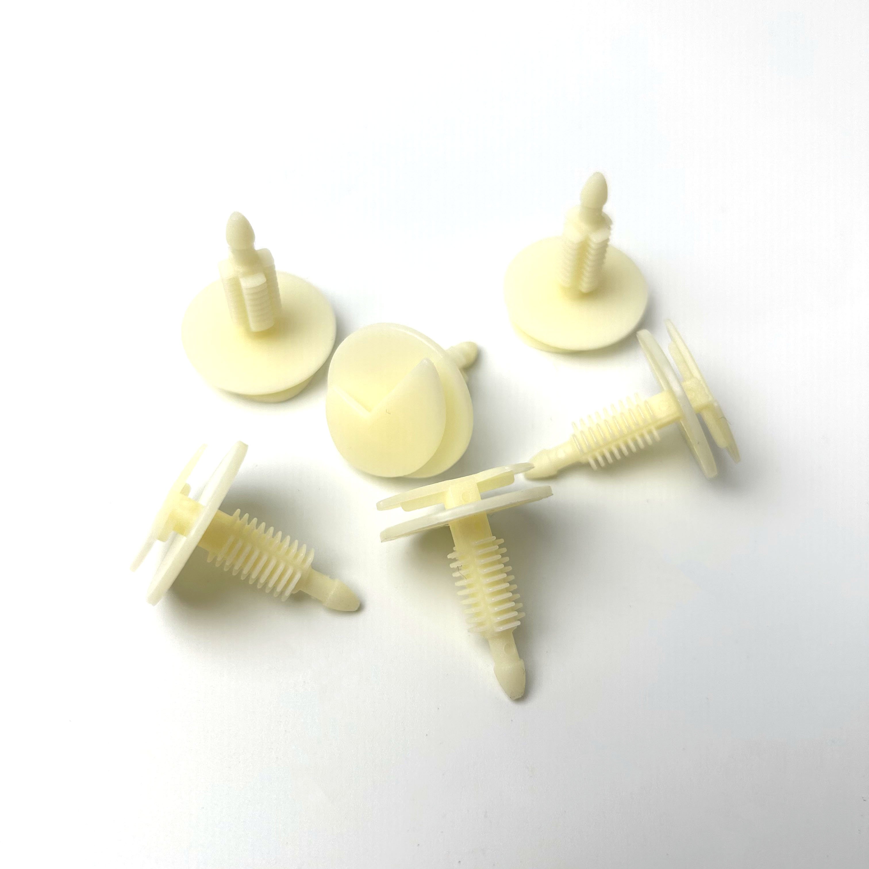 High Quality Wholesale Plastic Nylon Auto Car Clips Body Door Interior Trim Bumper Clips and Fasteners for Car 6N0809966A