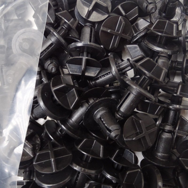 Car Body Fastener Bonnet Insulation Clips for Land Rover LR027039