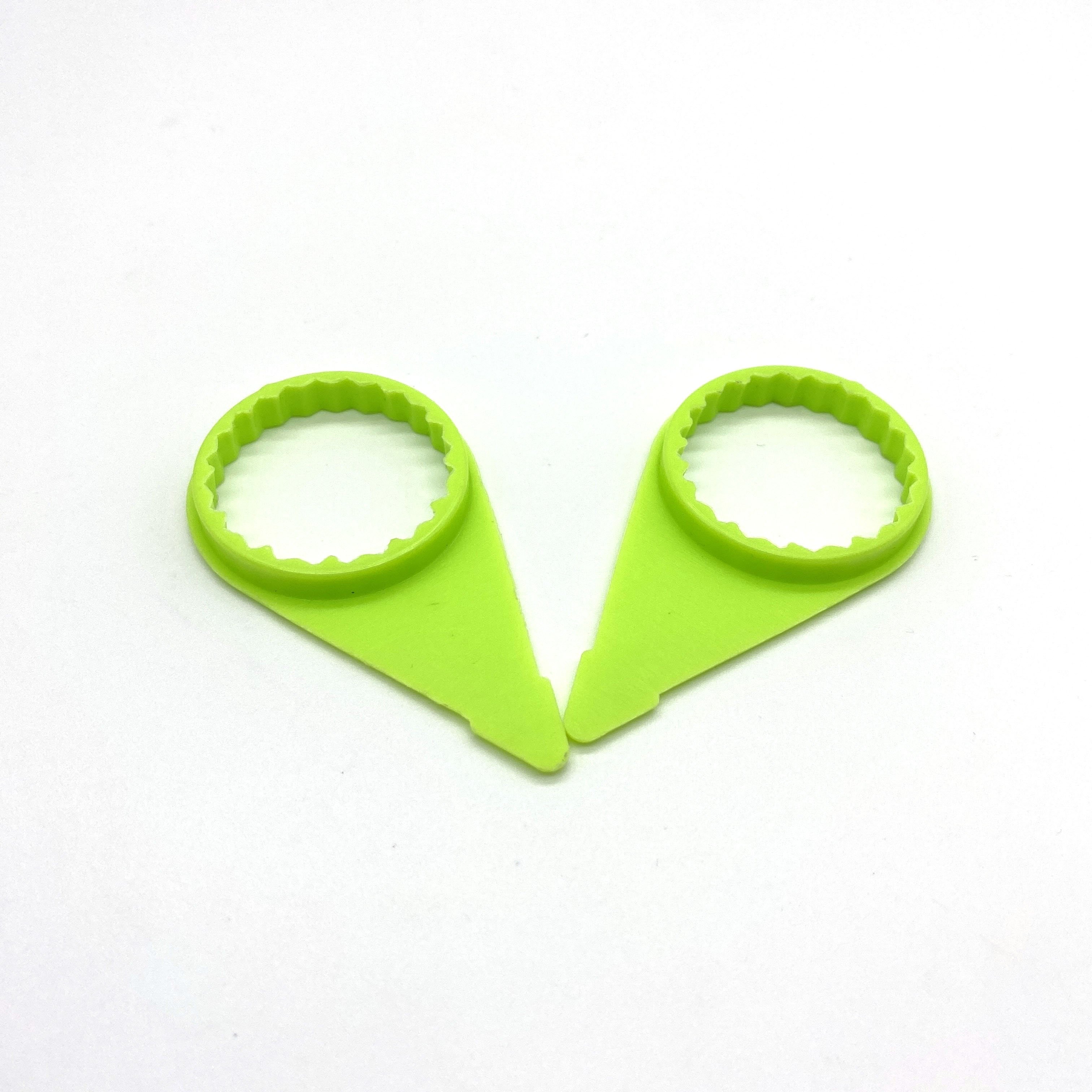 High Quality Car Plastic Fastener Clip Auto Body Clip For 32 Nuts On Opposite Sides