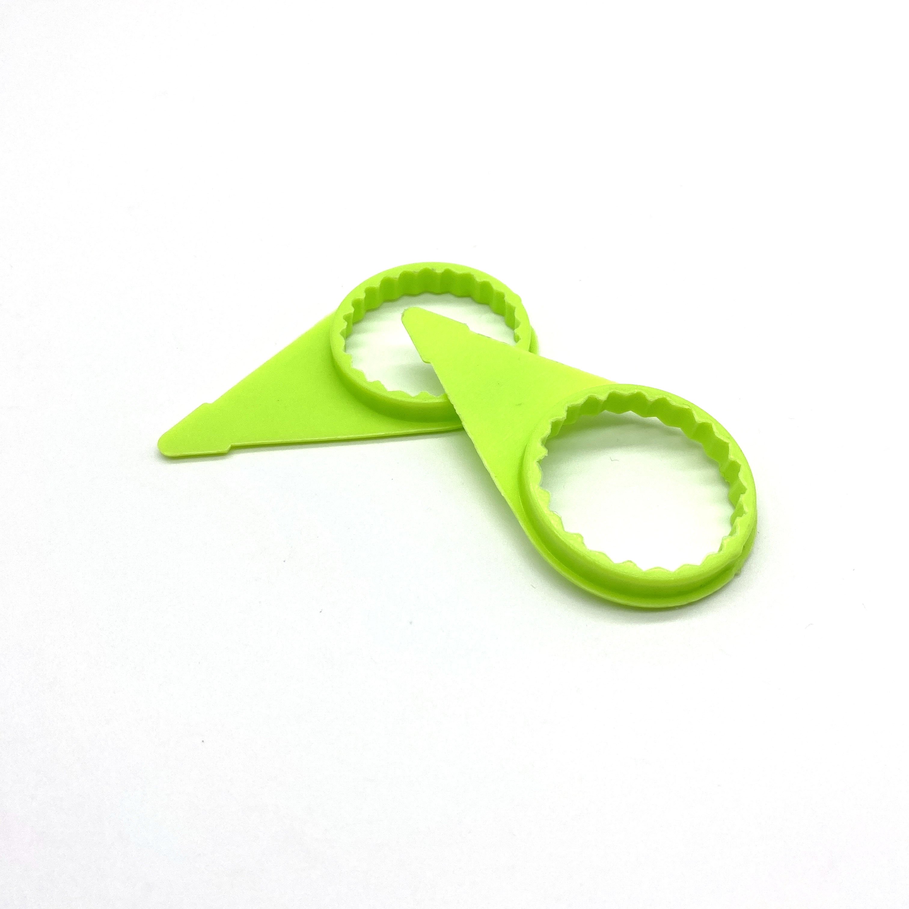 High Quality Car Plastic Fastener Clip Auto Body Clip For 32 Nuts On Opposite Sides