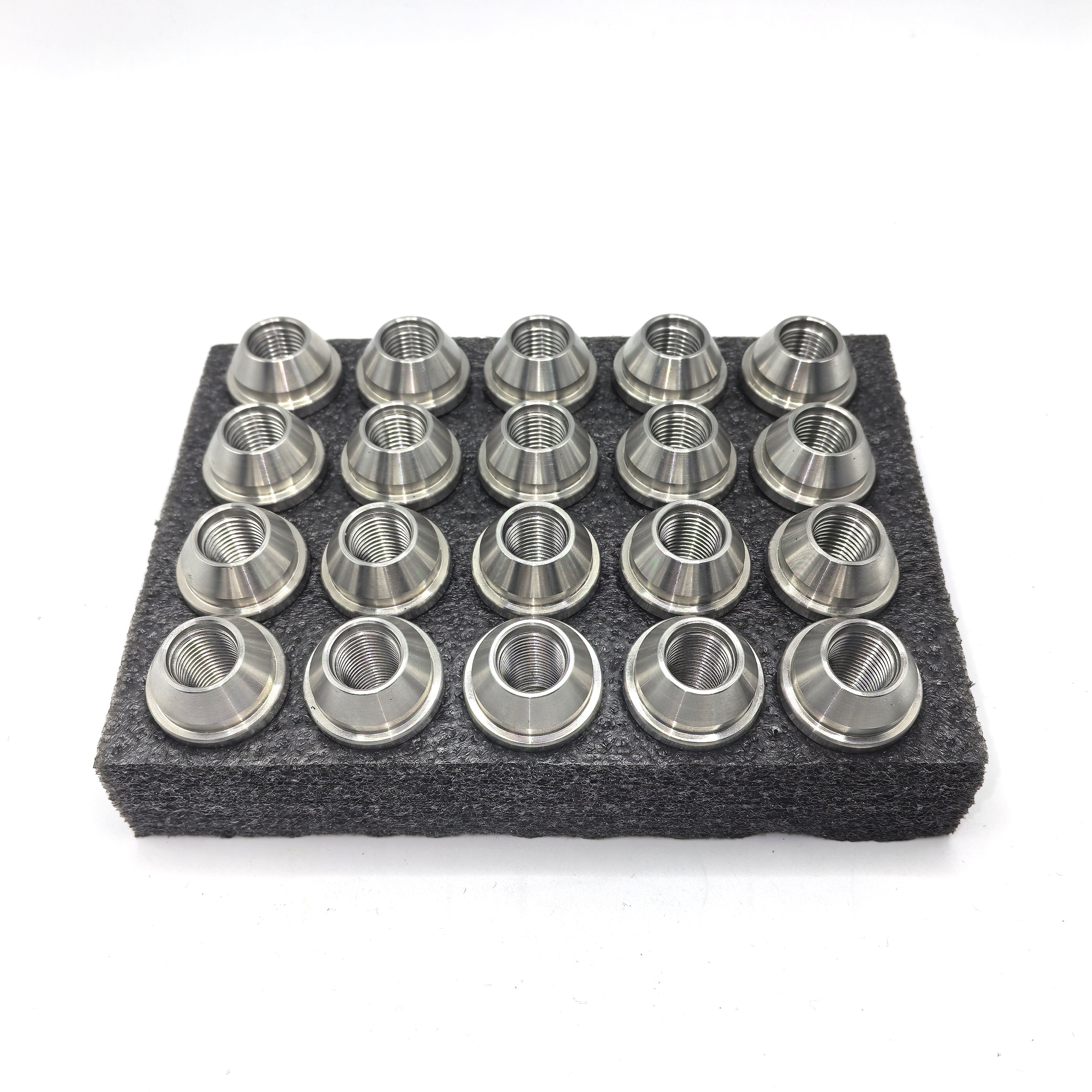 Best Performance 14x1.5 Universal Silver Flat Stainless Steel Car Wheel Lug Nut for Chevrolet Sail 3 Auto Parts Car Nut