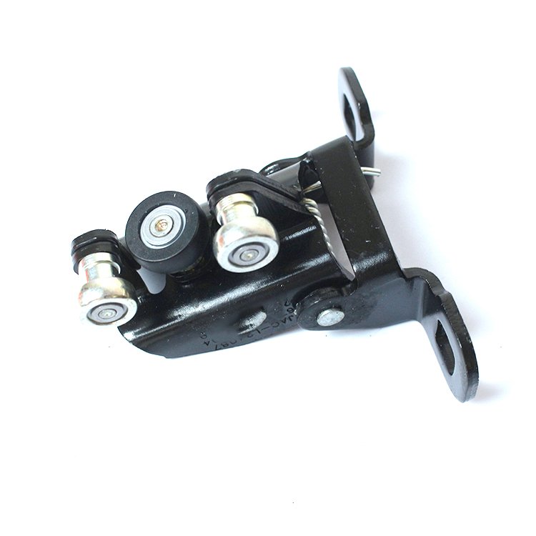 Sliding Door Fastening With Rollers 6706240R004 High Quality Sliding Door Fastening Auto Part Fastening For JAC Sunray