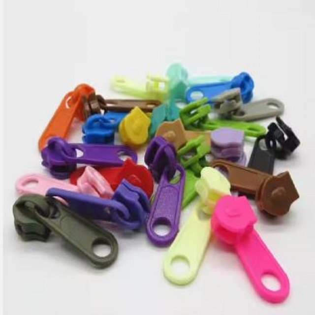 Hot Selling Large Plastic Zipper Slider Factory Price on Sale Zipper Sliders for Bags Plastic Zipper Slider