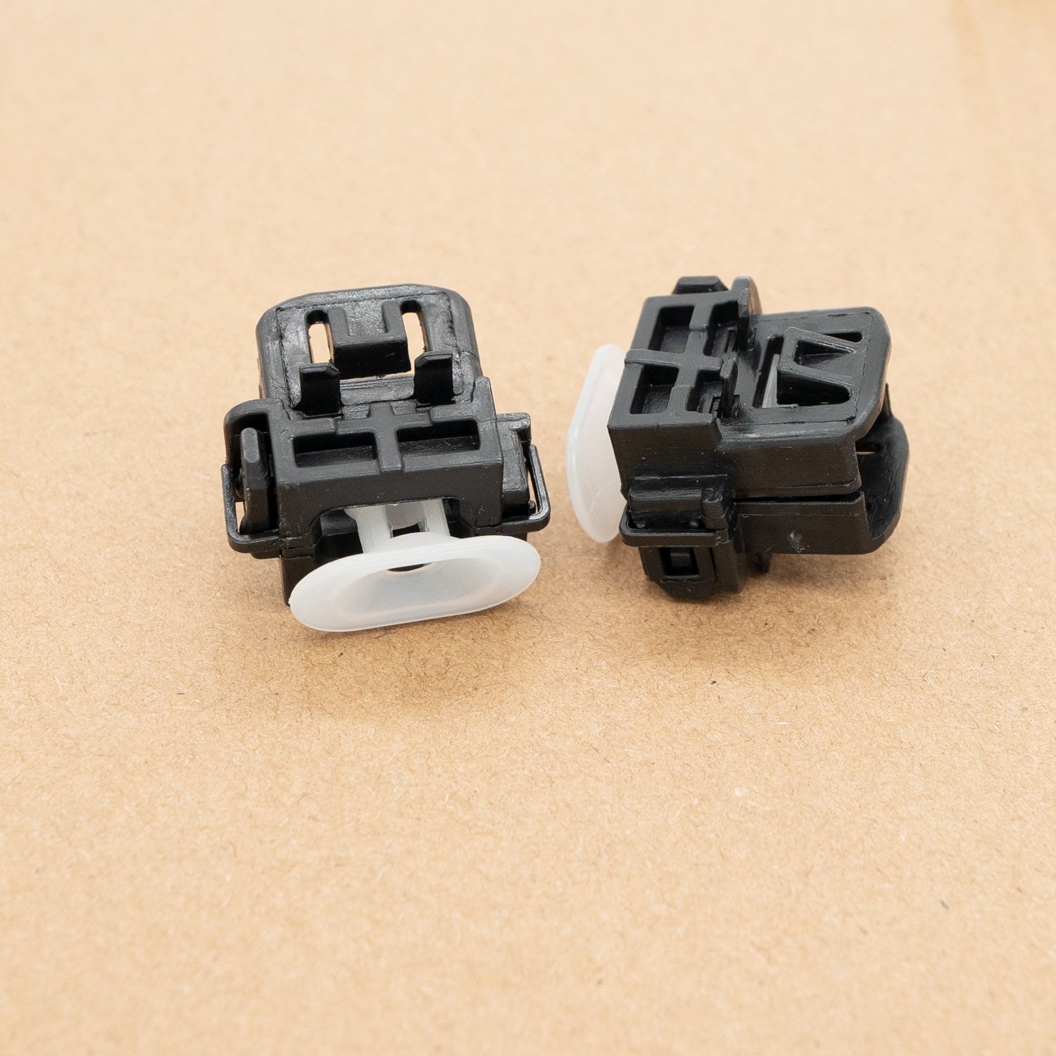 698# High Quality Automotive Headlight Parts Framework Reflector Bowl Fasteners Nylon Clips